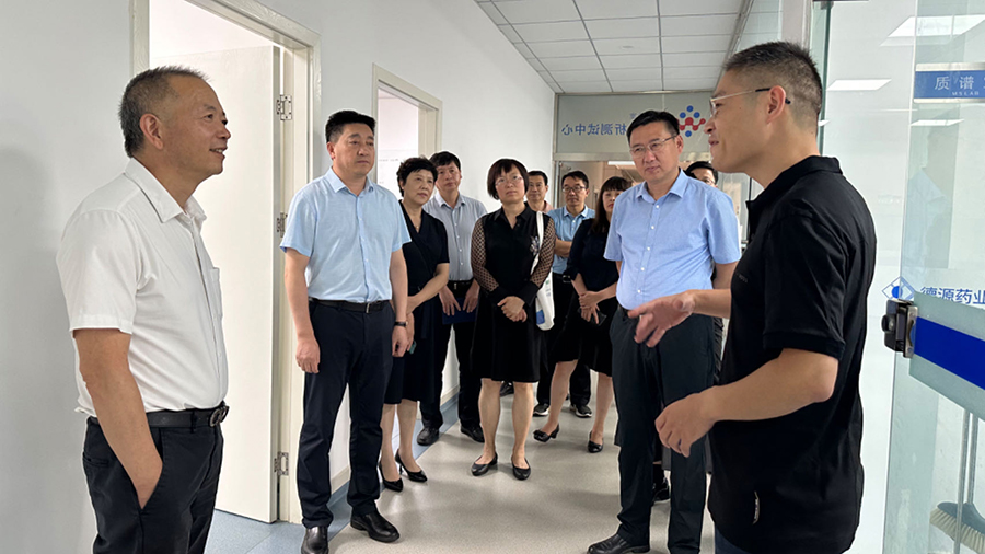 沈陽(yáng)藥科大學(xué)副校長(zhǎng)宮平一行前來公司參觀